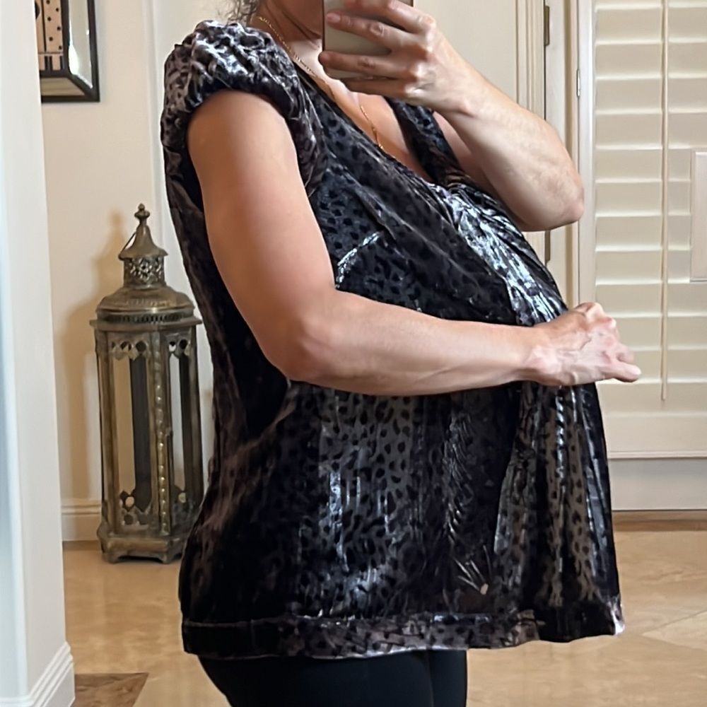 💕Cute Top💕  - Picture 2 of 6
